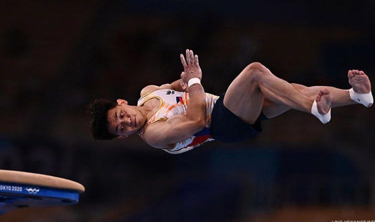 Carlos_Yulo_Olympics_vault_Vivafilipinas